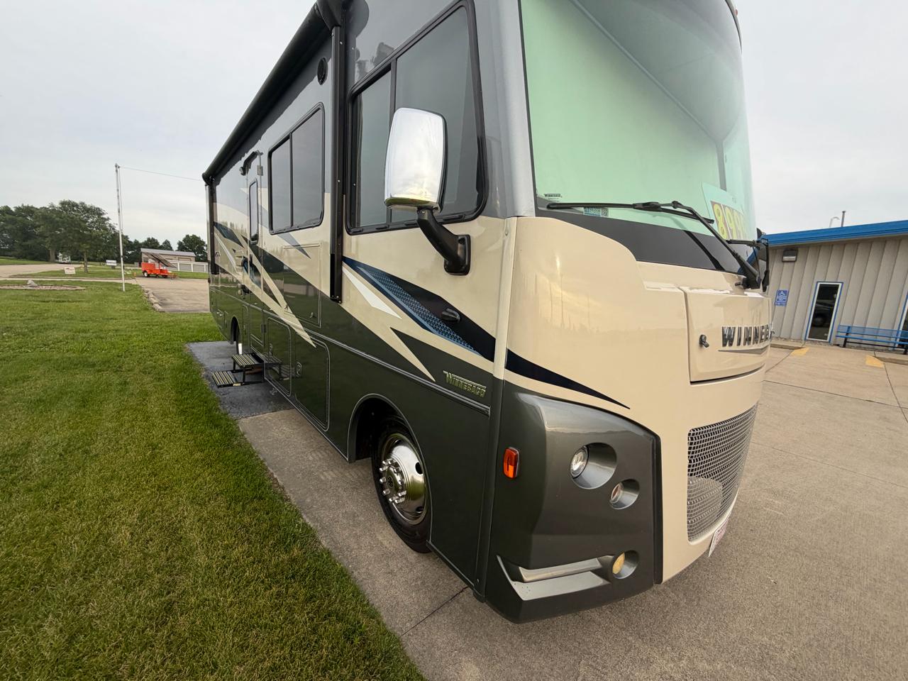 Winnebago Vista  2020