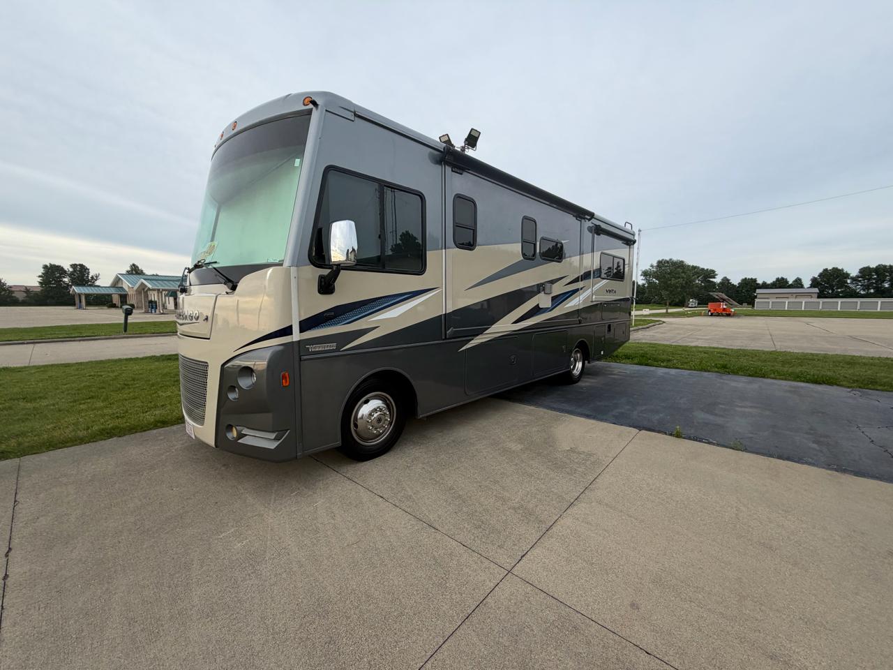 Winnebago Vista  2020