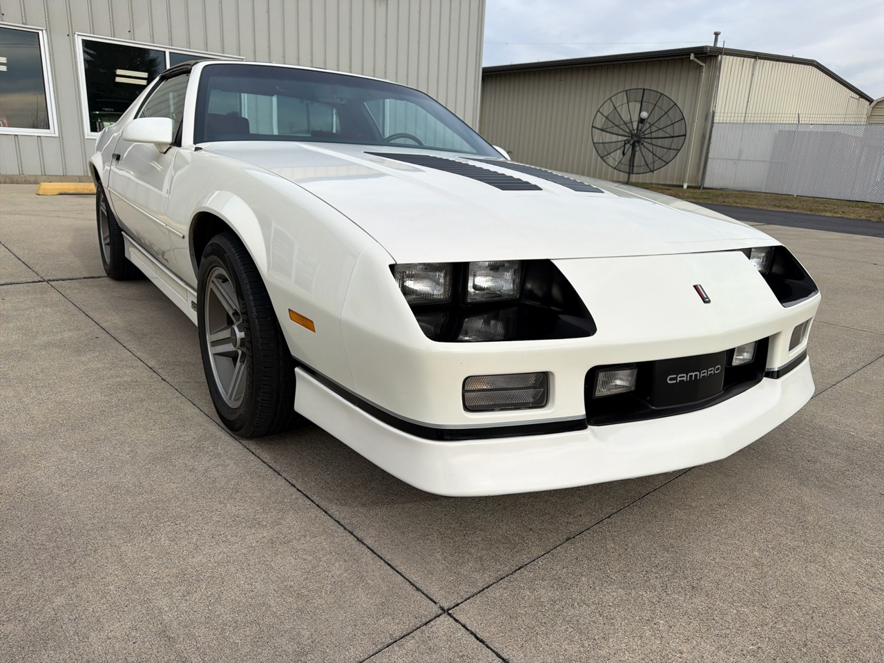 Chevrolet Camaro 2dr Coupe IROC Z 1986