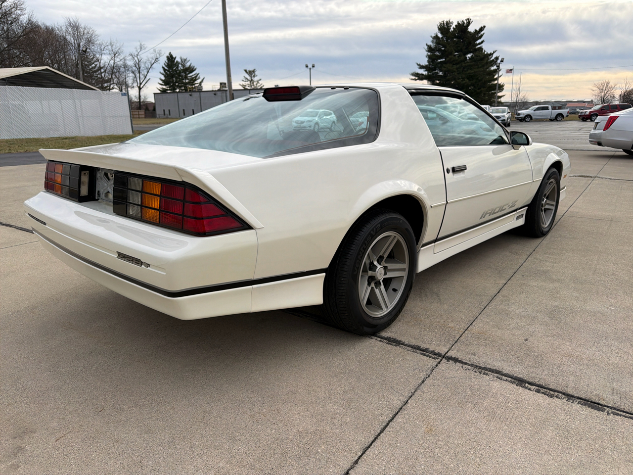 Chevrolet Camaro 2dr Coupe IROC Z 1986