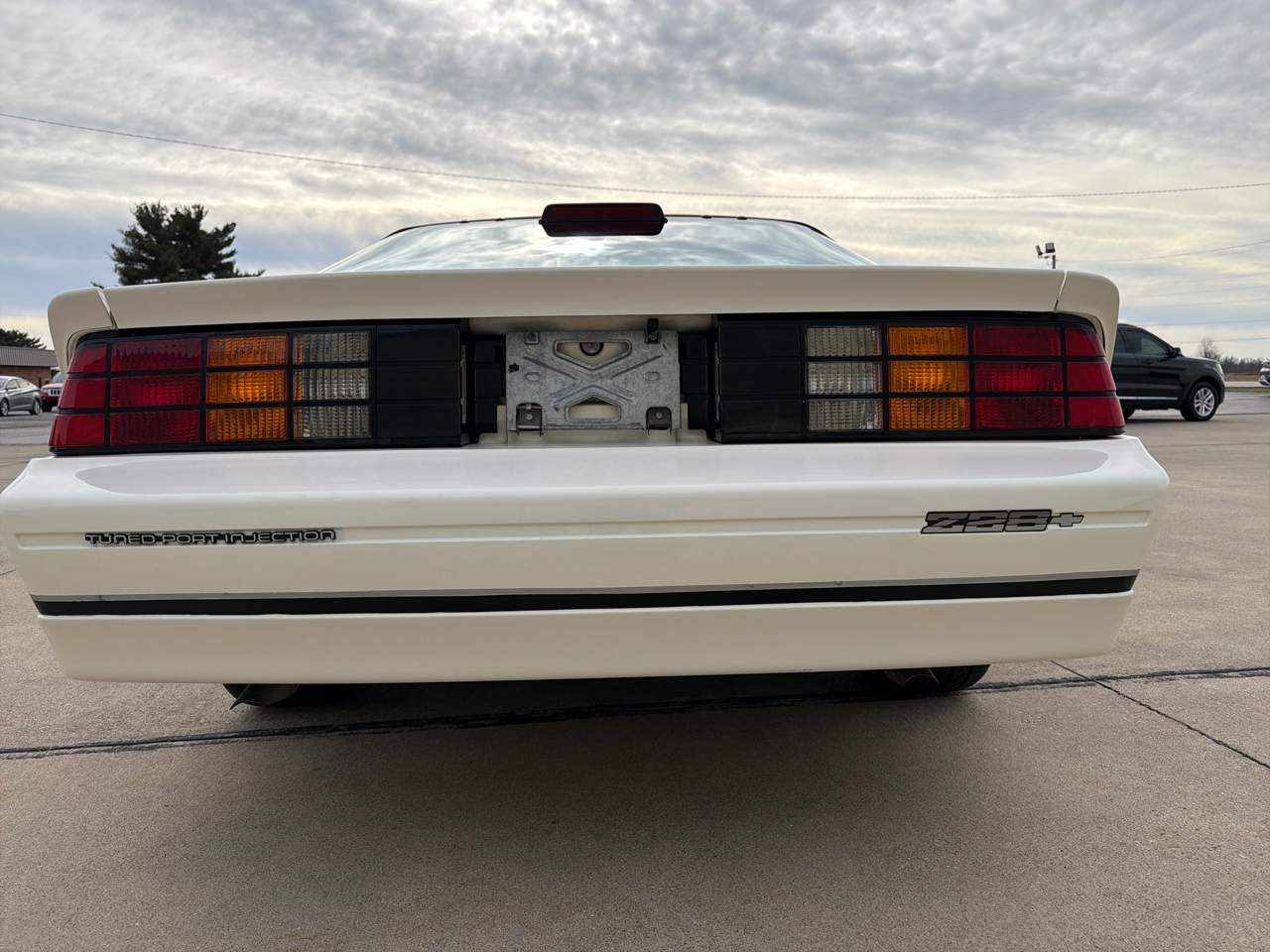 Chevrolet Camaro 2dr Coupe IROC Z 1986