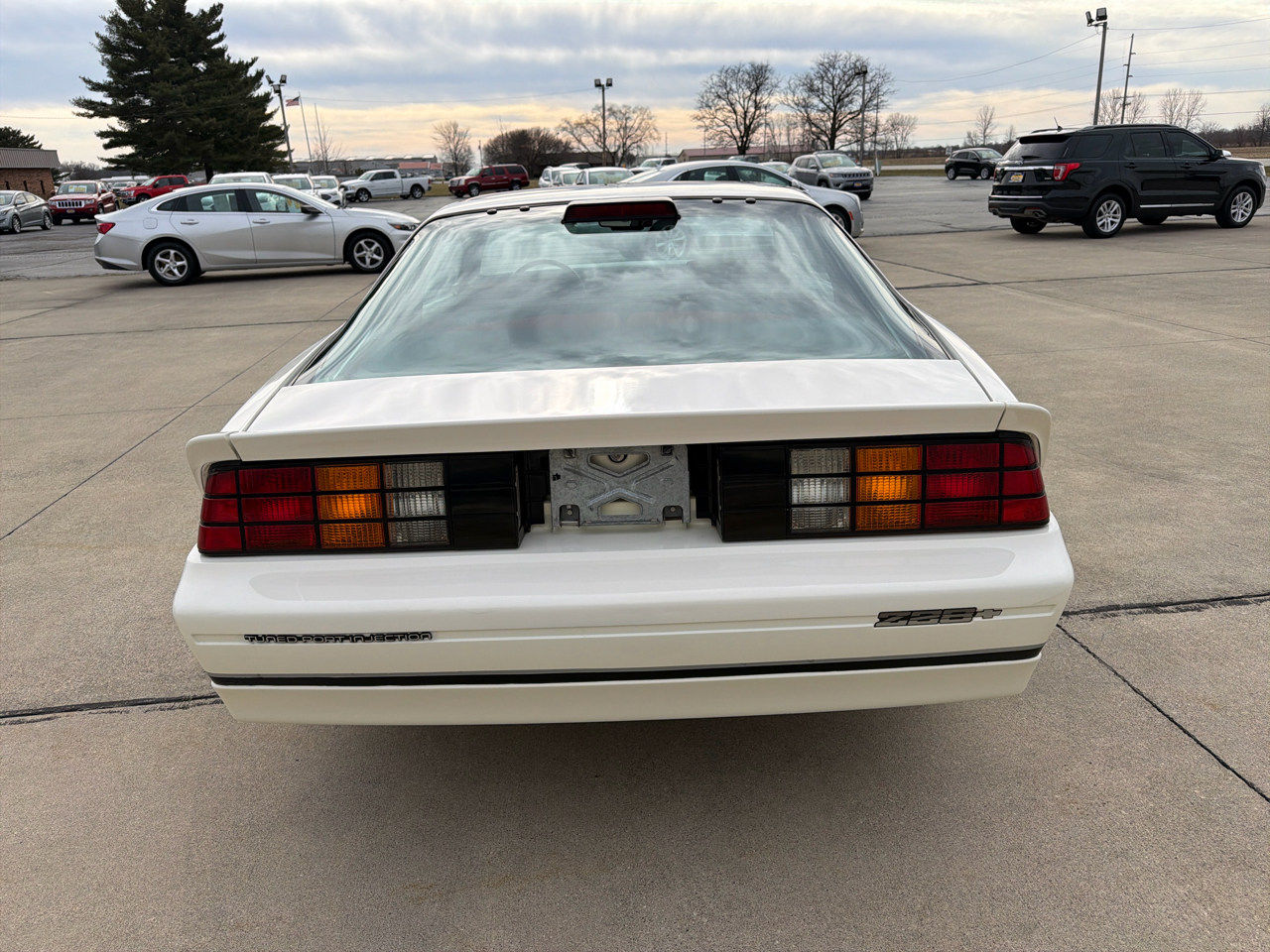 Chevrolet Camaro 2dr Coupe IROC Z 1986