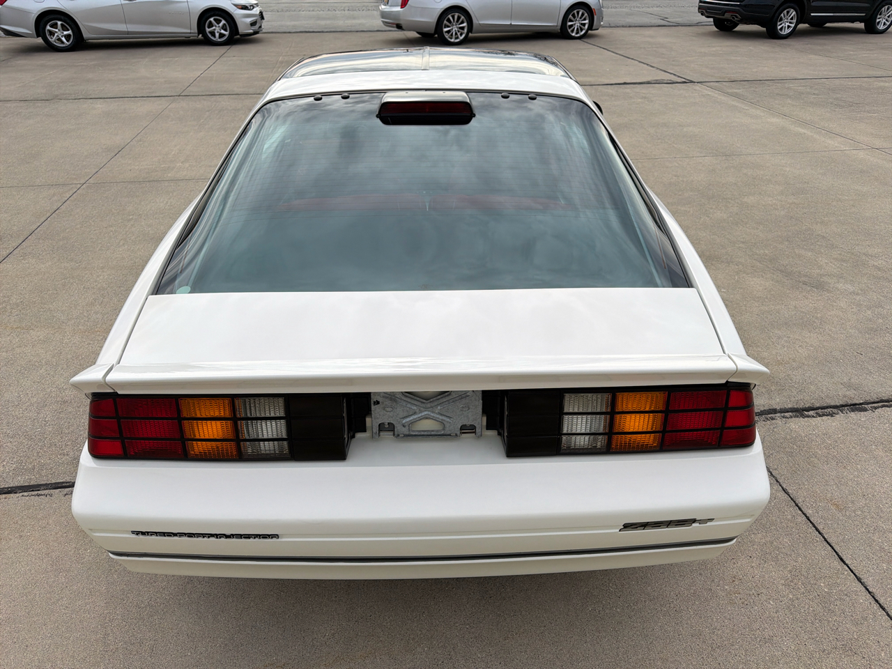 Chevrolet Camaro 2dr Coupe IROC Z 1986
