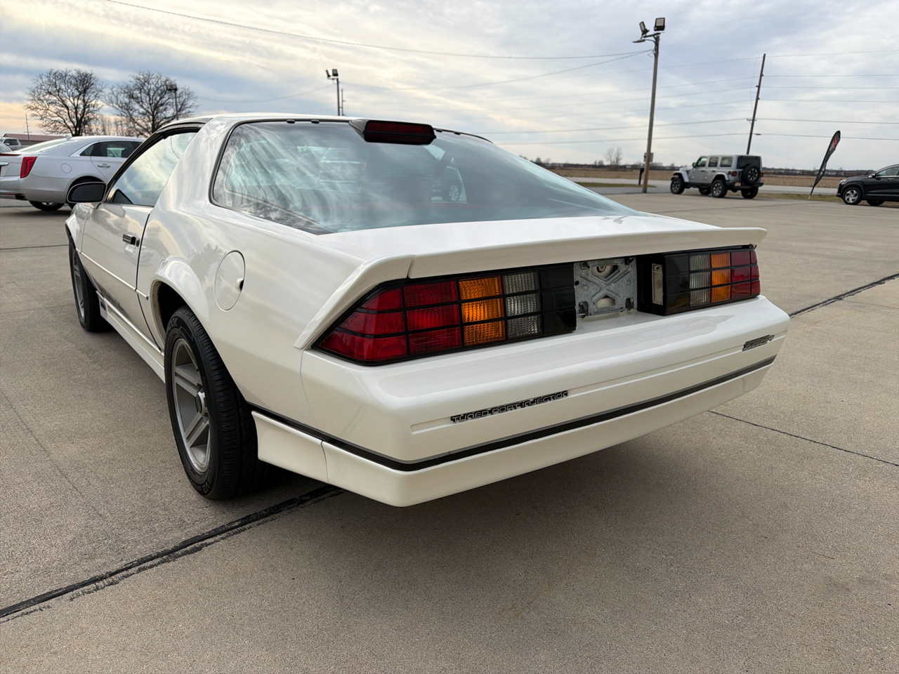 Chevrolet Camaro 2dr Coupe IROC Z 1986