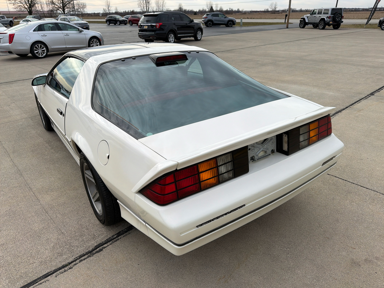 Chevrolet Camaro 2dr Coupe IROC Z 1986