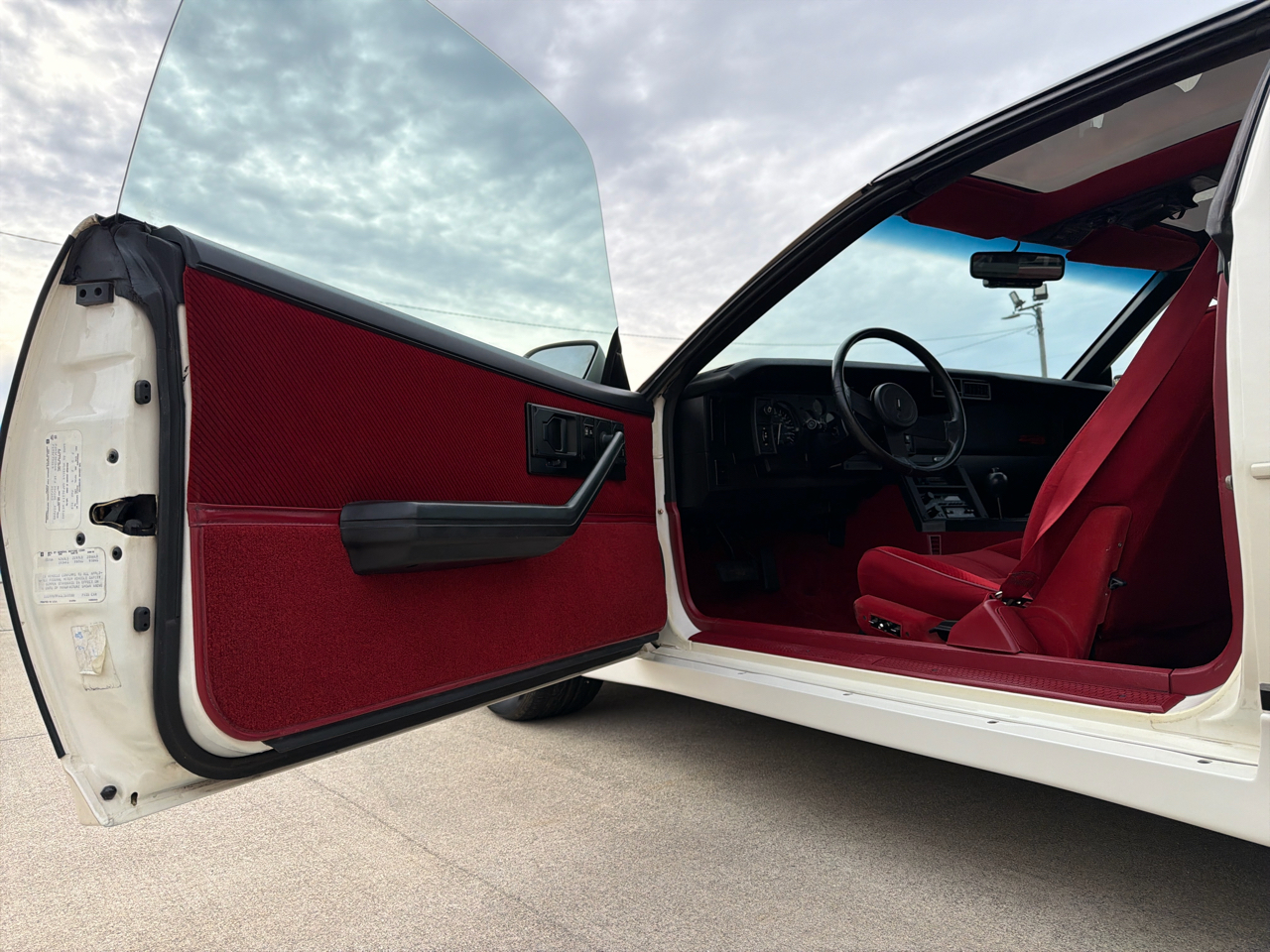 Chevrolet Camaro 2dr Coupe IROC Z 1986