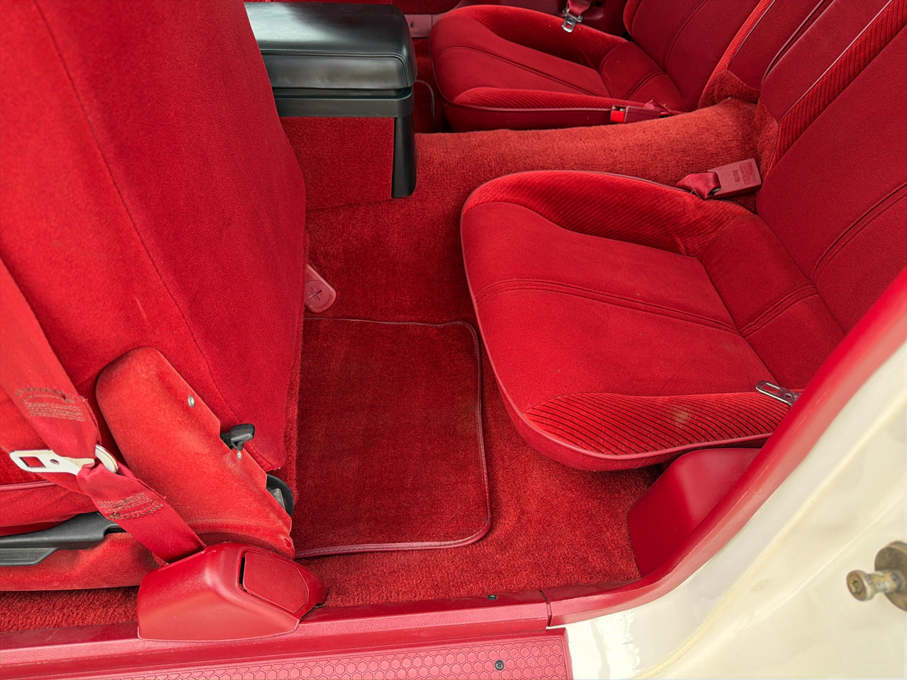 Chevrolet Camaro 2dr Coupe IROC Z 1986