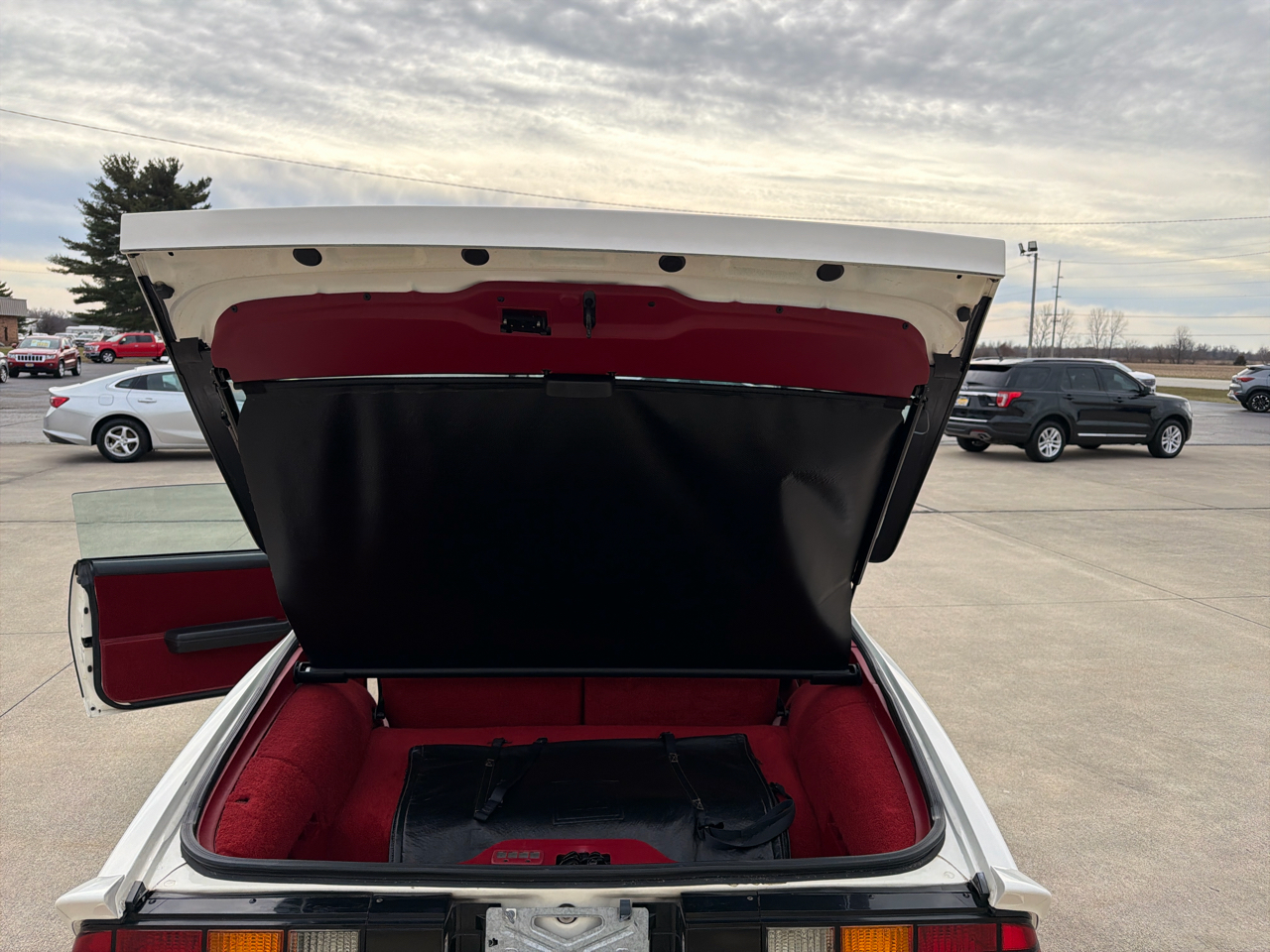 Chevrolet Camaro 2dr Coupe IROC Z 1986