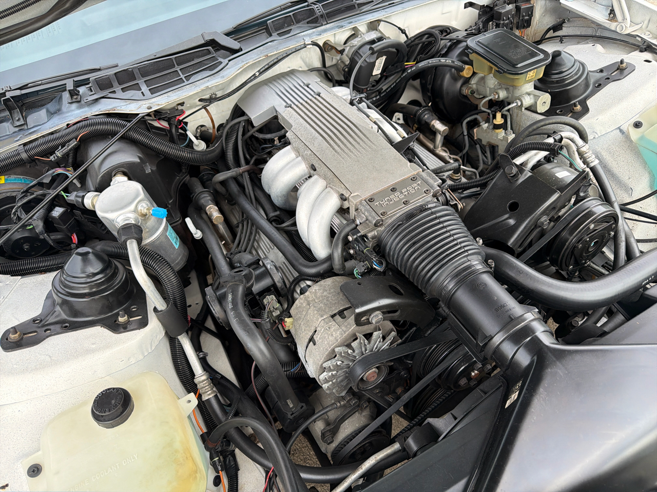 Chevrolet Camaro 2dr Coupe IROC Z 1986