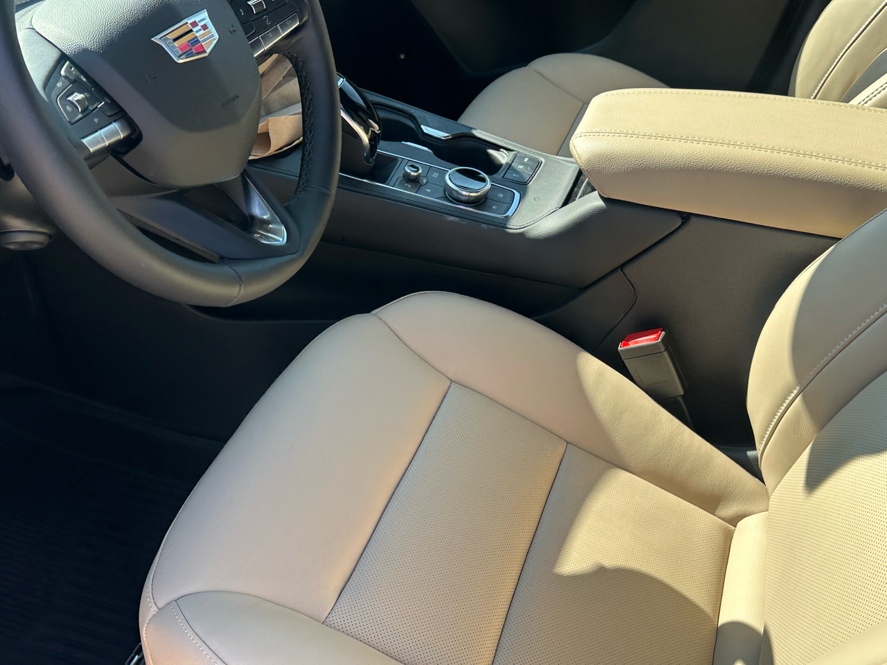 Cadillac XT4 AWD 4dr Premium Luxury 2025 Cadillac XT4 AWD 4dr Premium Luxury 2025