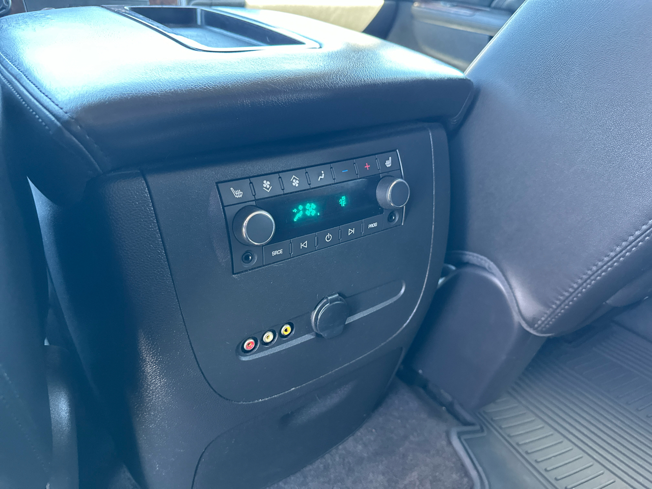 2014 Gmc Yukon XL Denali photo 15