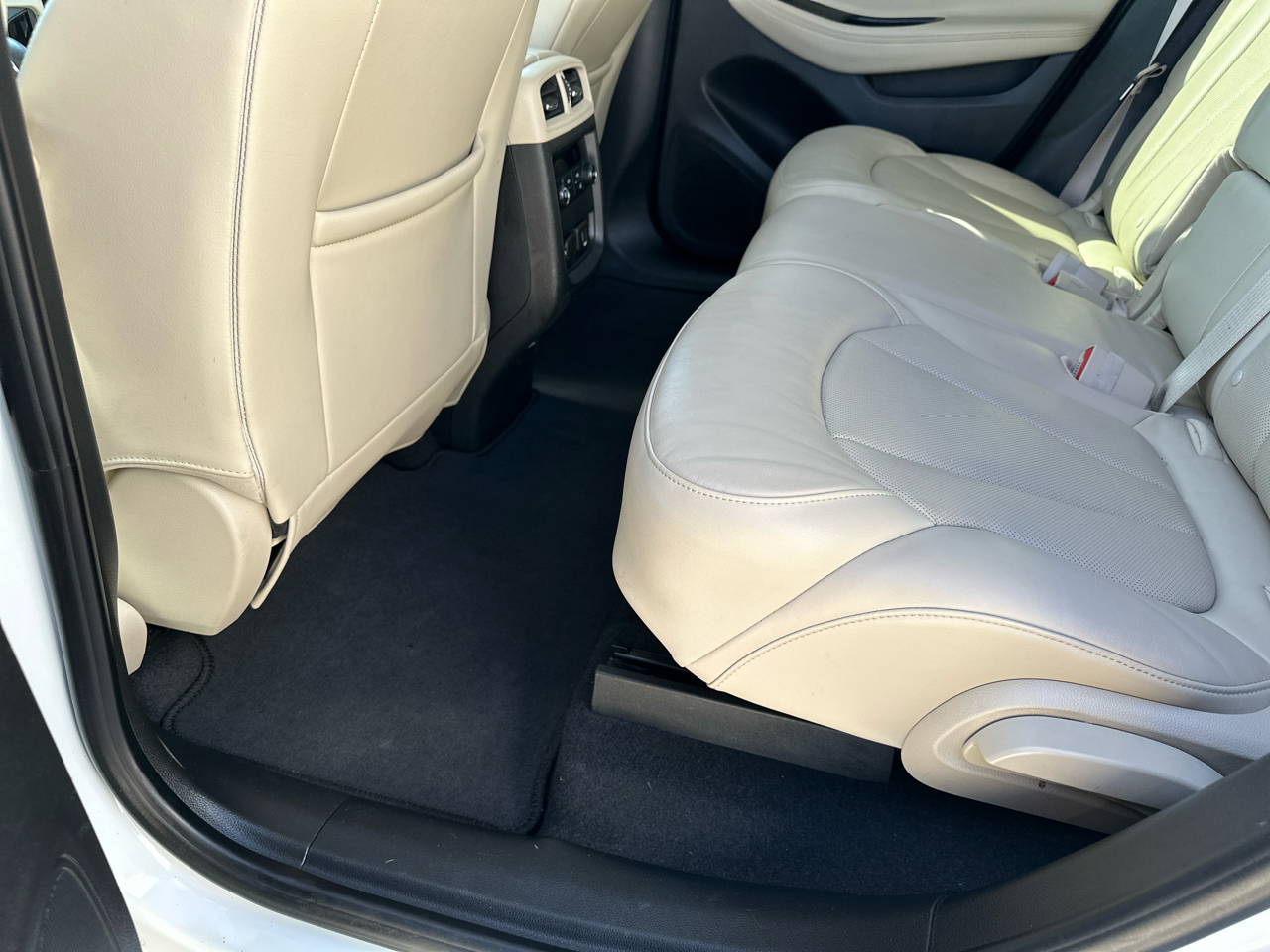 2020 Buick Envision Premium photo 10