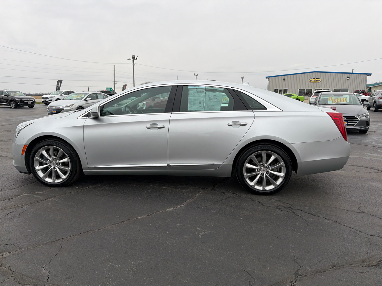 Cadillac XTS 4dr Sdn Luxury AWD 2013
