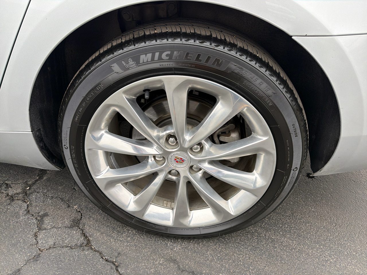 Cadillac XTS 4dr Sdn Luxury AWD 2013