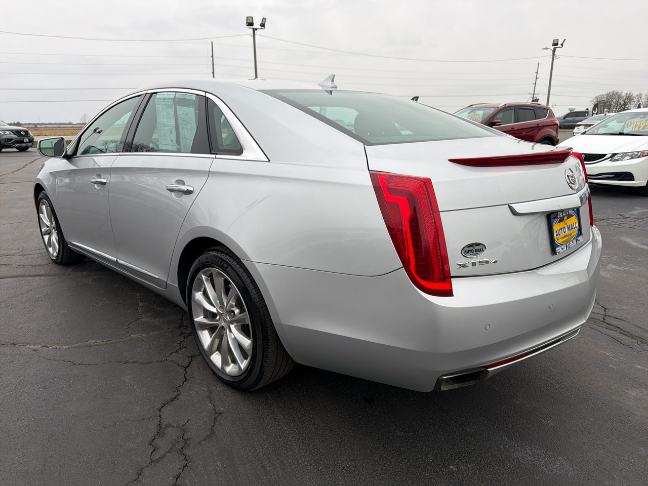 Cadillac XTS 4dr Sdn Luxury AWD 2013