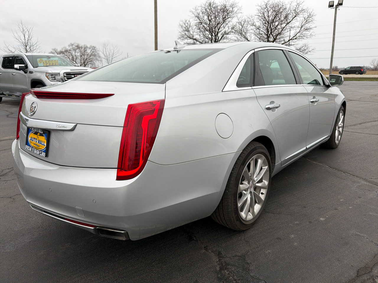 Cadillac XTS 4dr Sdn Luxury AWD 2013