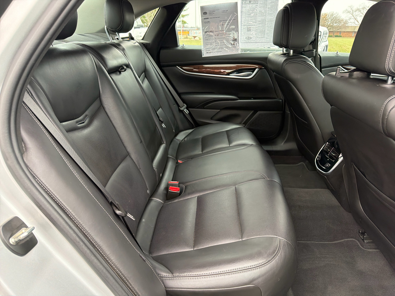 Cadillac XTS 4dr Sdn Luxury AWD 2013