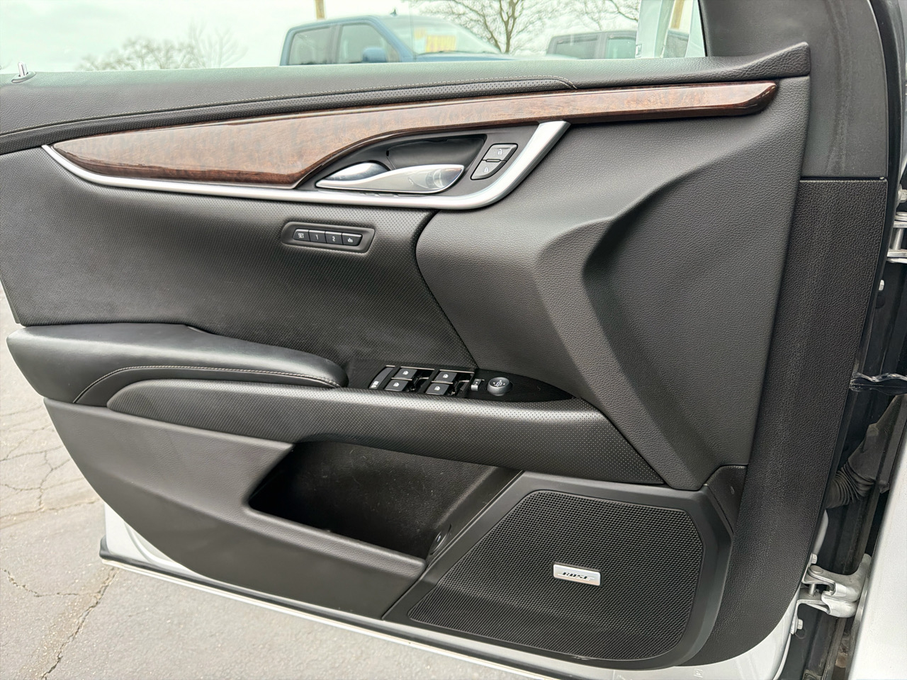 Cadillac XTS 4dr Sdn Luxury AWD 2013