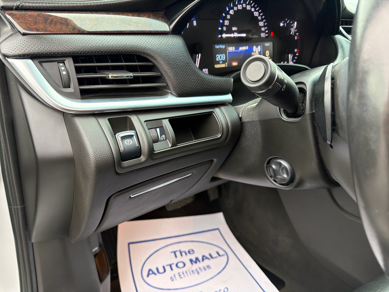 Cadillac XTS 4dr Sdn Luxury AWD 2013