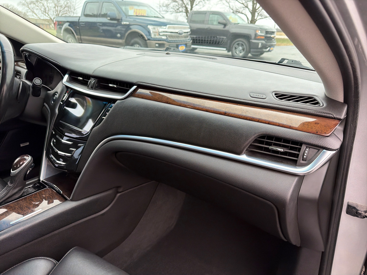 Cadillac XTS 4dr Sdn Luxury AWD 2013