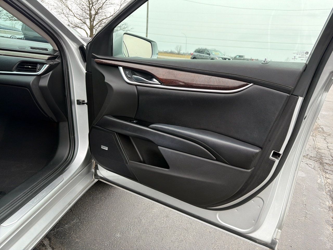 Cadillac XTS 4dr Sdn Luxury AWD 2013