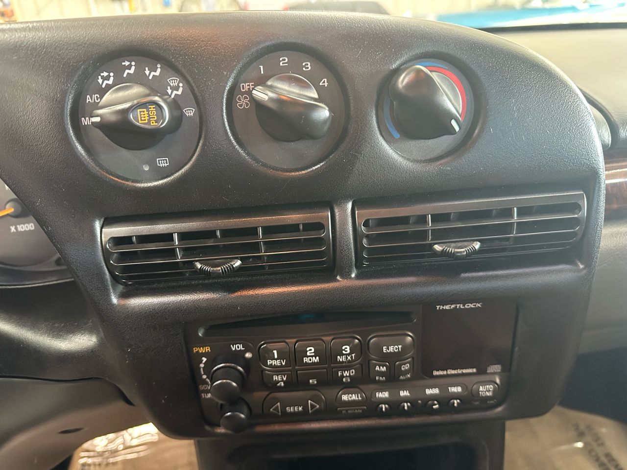 Chevrolet Monte Carlo 2dr Coupe Z34 1995