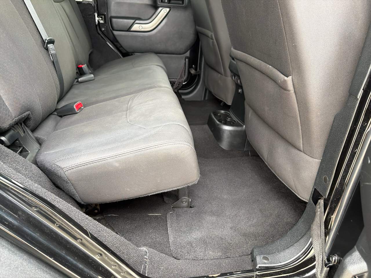 Jeep Wrangler Unlimited 4WD 4dr Sport 2016