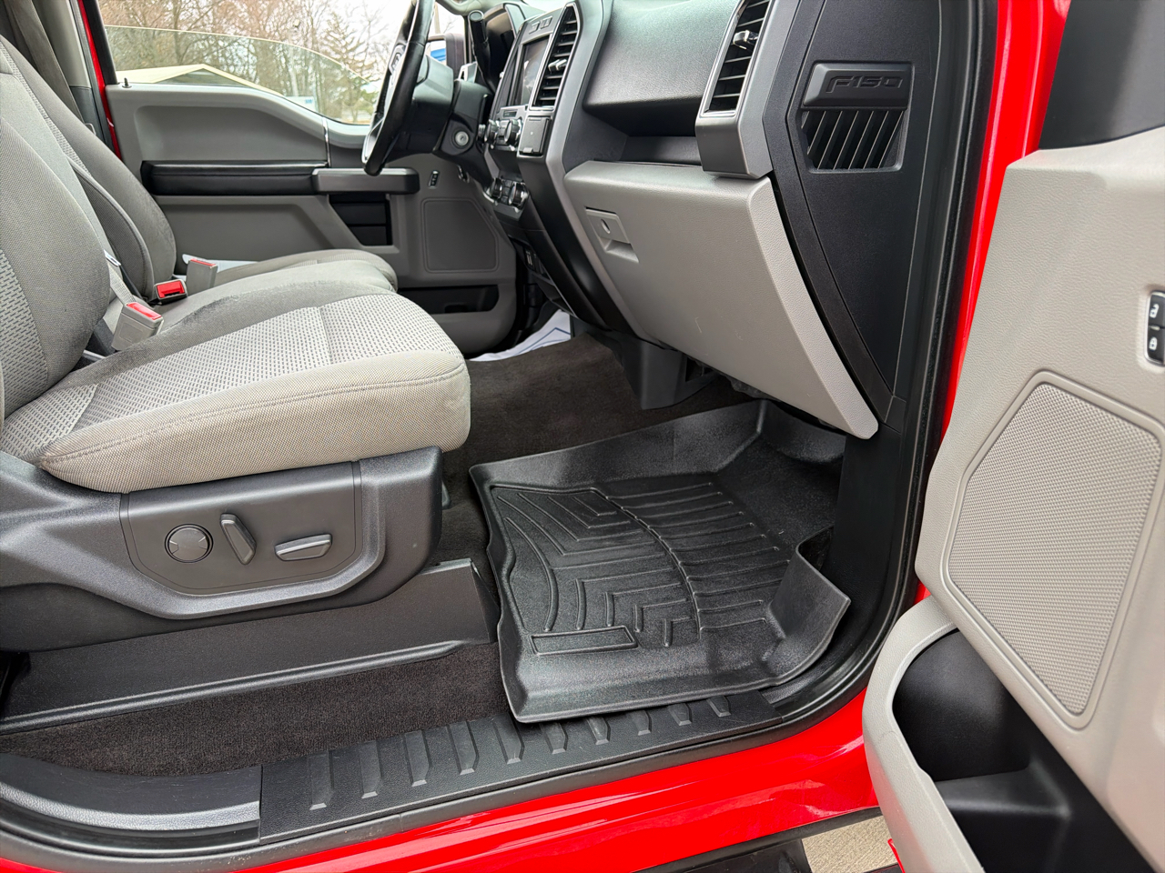 Ford F-150 SuperCrew 150" XLT 4WD 2019