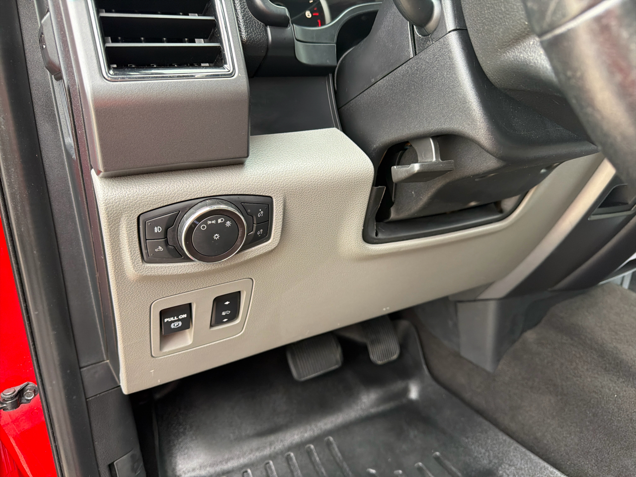 Ford F-150 SuperCrew 150" XLT 4WD 2019