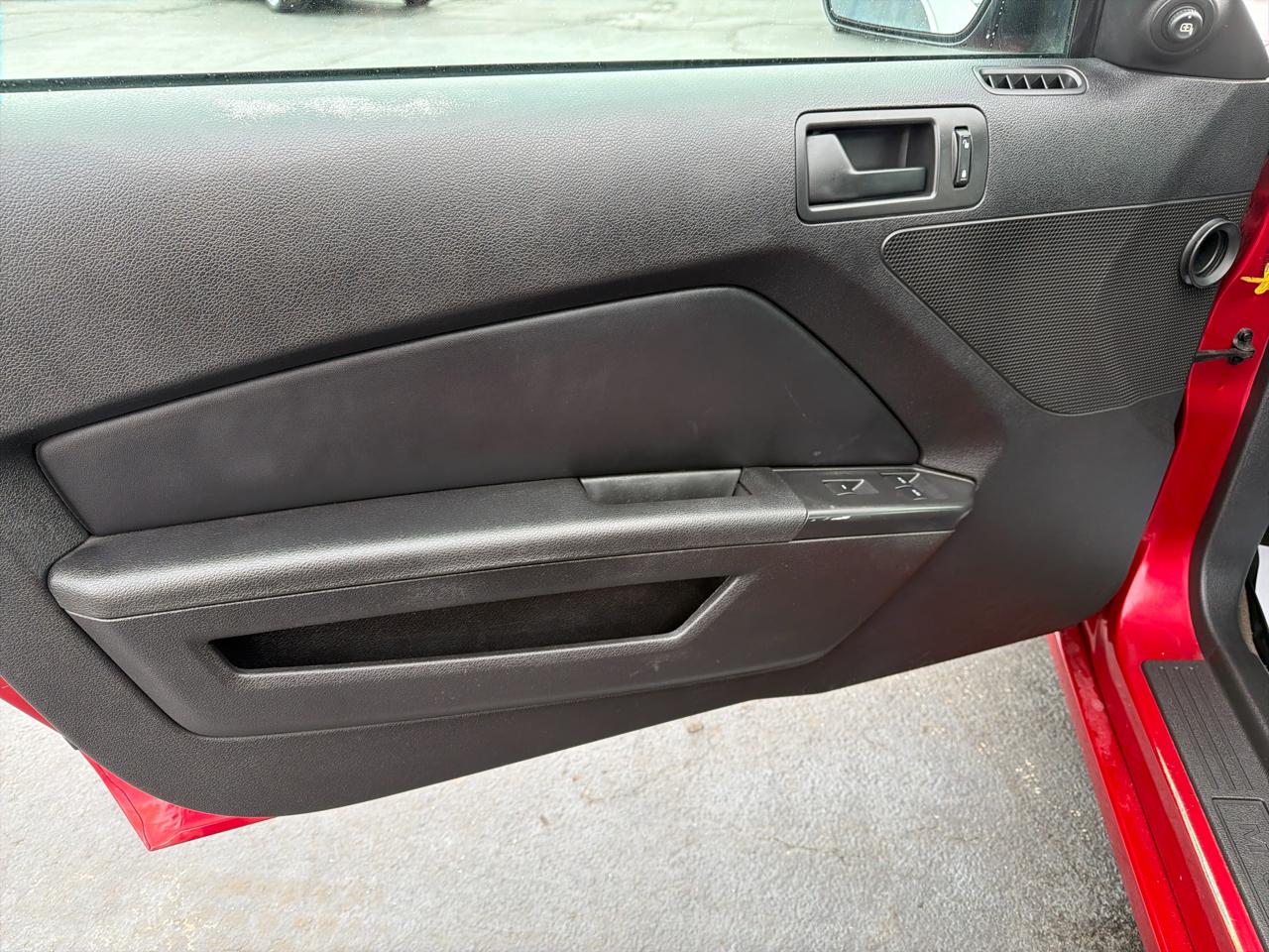 Ford Mustang 2dr Conv V6 2013