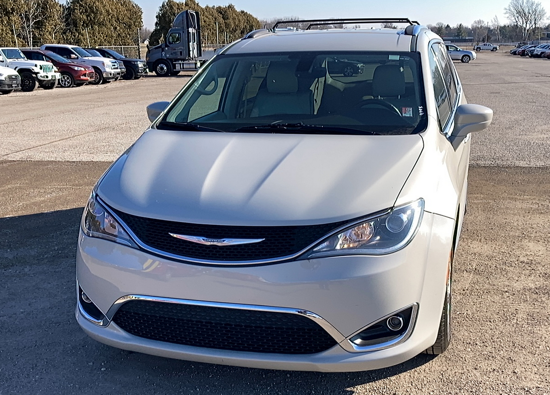 Chrysler Pacifica Touring-L Plus FWD 2017