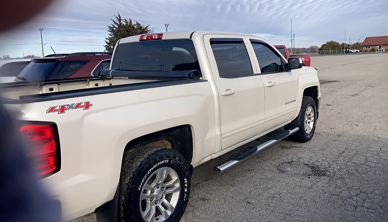 Chevrolet Silverado 1500 4WD Crew Cab 143.5" LT w/1LT 2015
