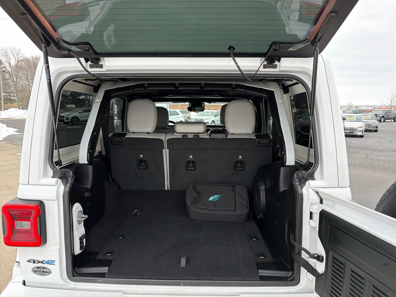 Jeep Wrangler 4xe Unlimited Sahara High Altitude 4x4 2021