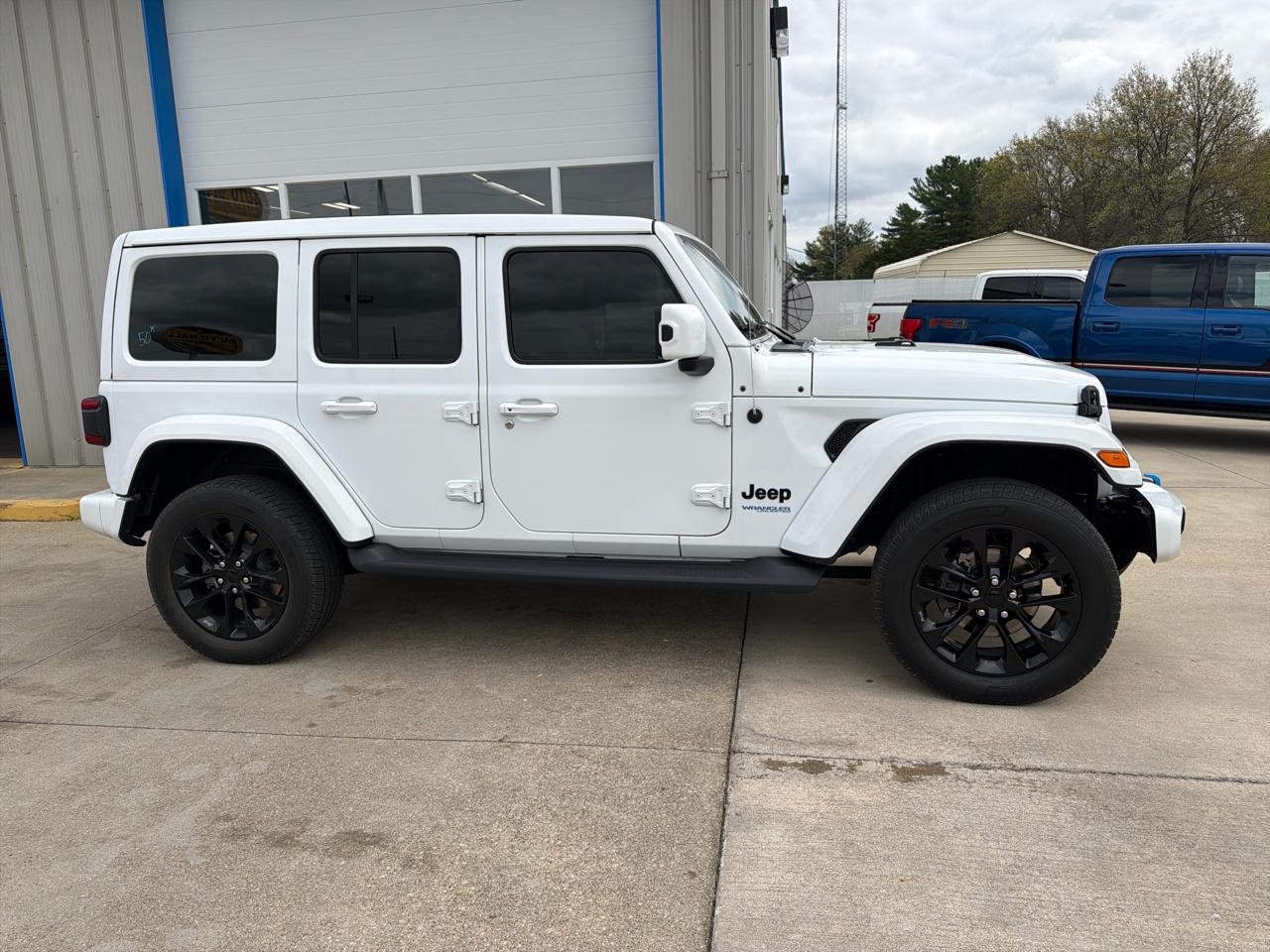 Jeep Wrangler 4xe Unlimited Sahara High Altitude 4x4 2021