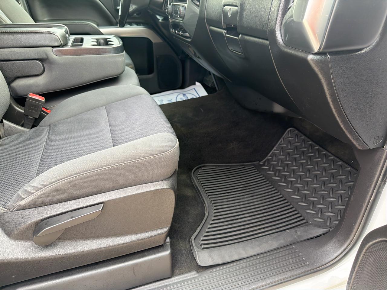 Chevrolet Silverado 1500 4WD Crew Cab 143.5" LT w/1LT 2018