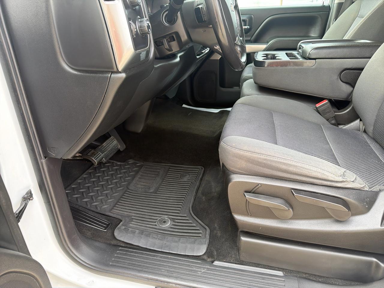 Chevrolet Silverado 1500 4WD Crew Cab 143.5" LT w/1LT 2018