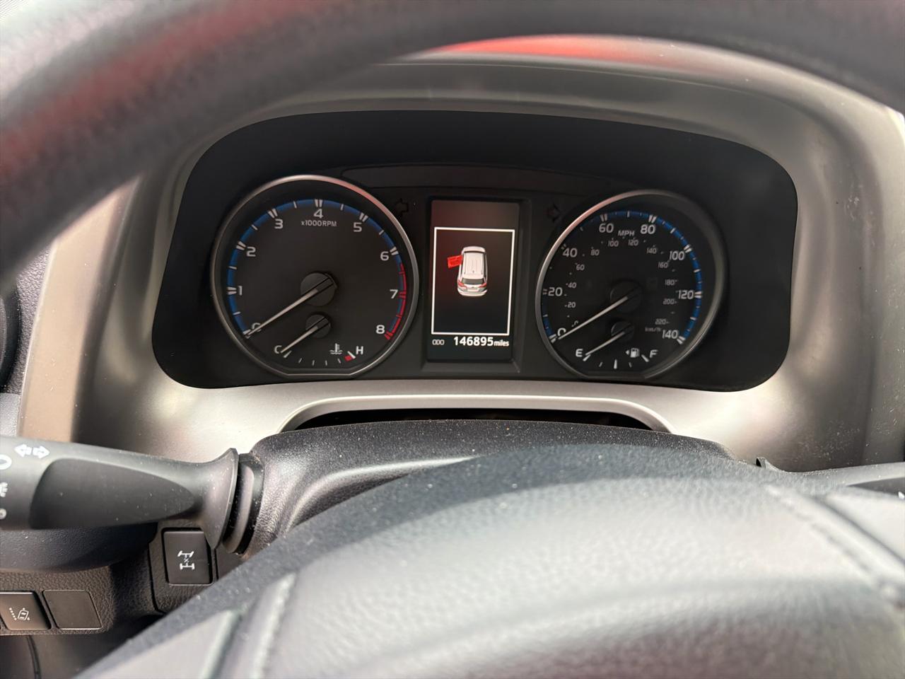 Toyota RAV4 LE AWD (Natl) 2017