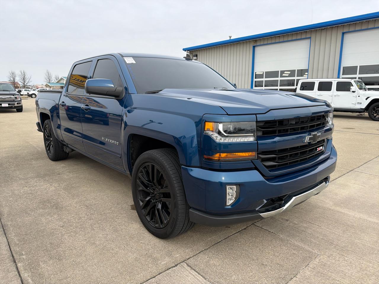 Chevrolet Silverado 1500 4WD Crew Cab 143.5" LT w/2LT 2018