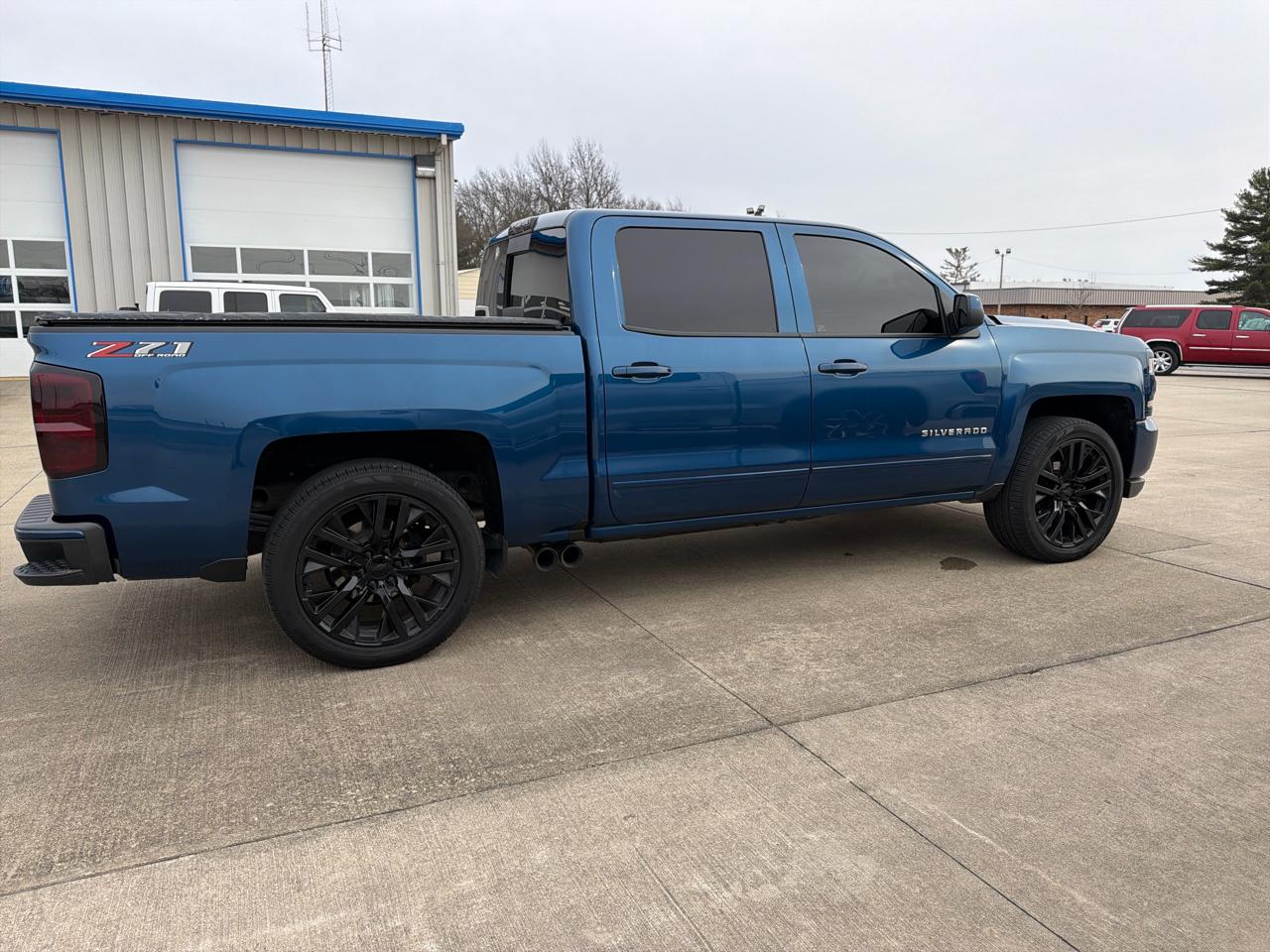 Chevrolet Silverado 1500 4WD Crew Cab 143.5" LT w/2LT 2018