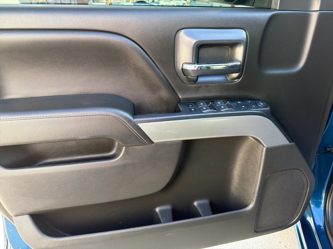 Chevrolet Silverado 1500 4WD Crew Cab 143.5" LT w/2LT 2018