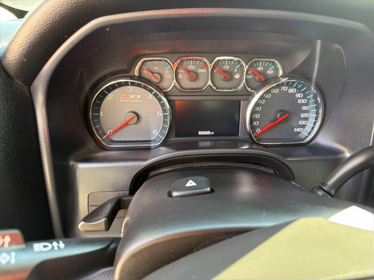 Chevrolet Silverado 1500 4WD Crew Cab 143.5" LT w/2LT 2018