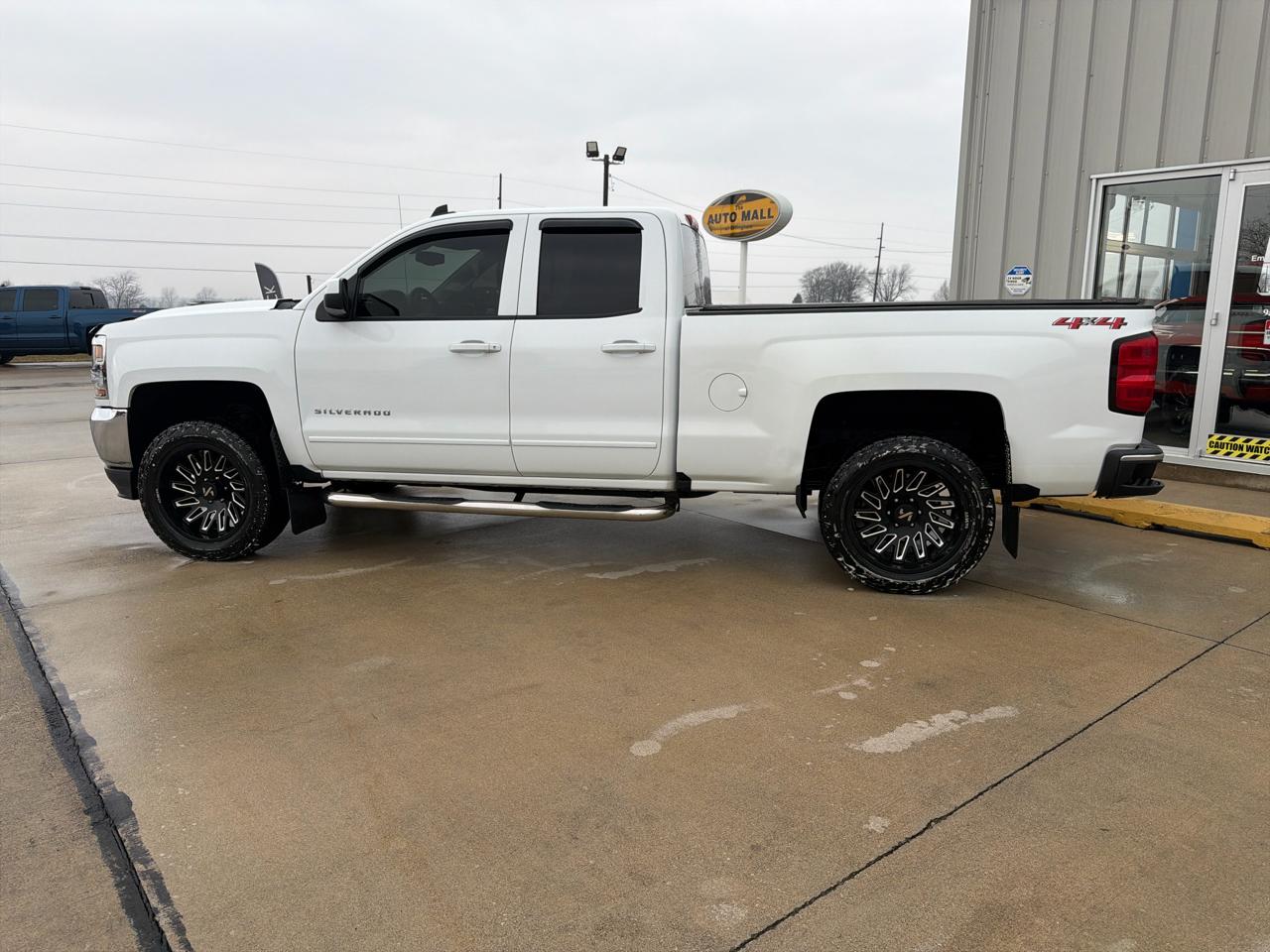 Chevrolet Silverado 1500 4WD Double Cab 143.5" LT w/1LT 2018