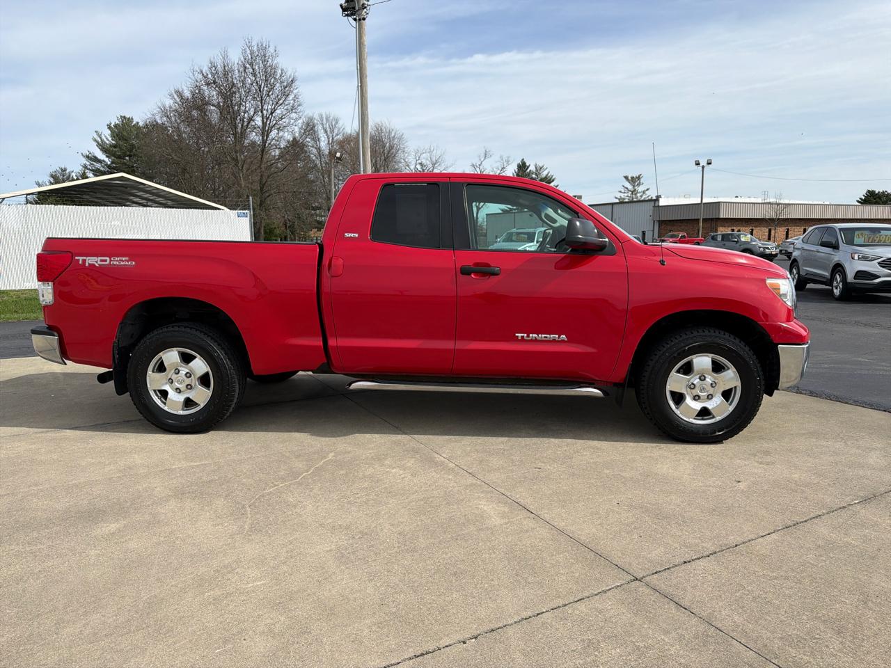Toyota Tundra 4WD Truck Dbl 4.6L V8 6-Spd AT (Natl) 2011