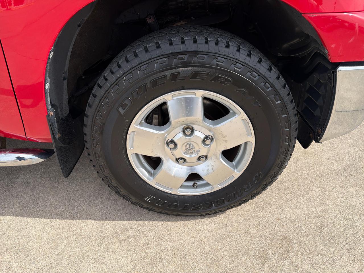 Toyota Tundra 4WD Truck Dbl 4.6L V8 6-Spd AT (Natl) 2011