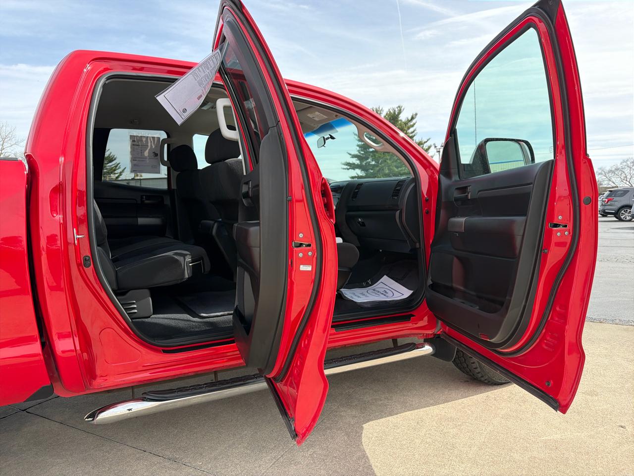 Toyota Tundra 4WD Truck Dbl 4.6L V8 6-Spd AT (Natl) 2011