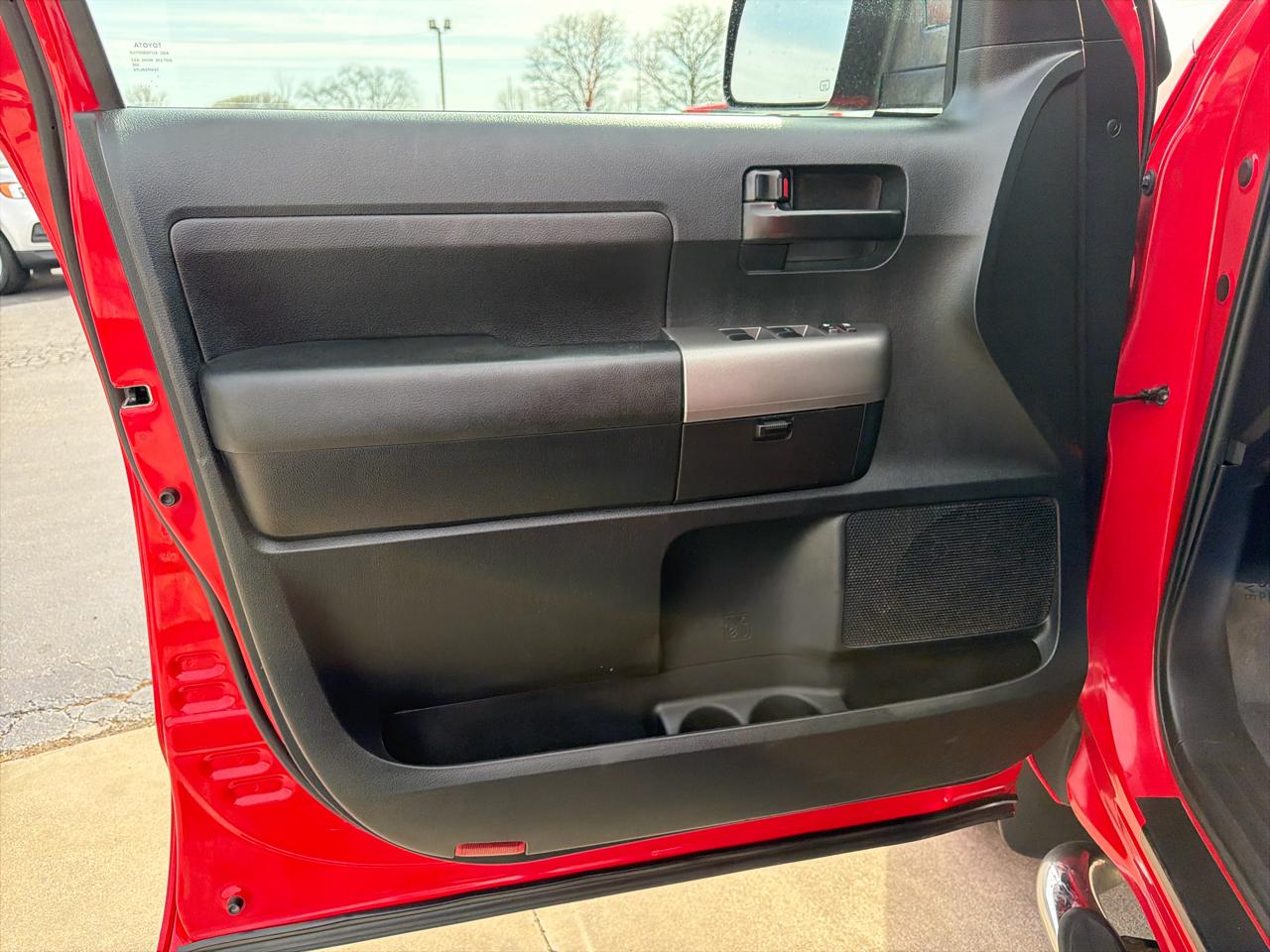 Toyota Tundra 4WD Truck Dbl 4.6L V8 6-Spd AT (Natl) 2011