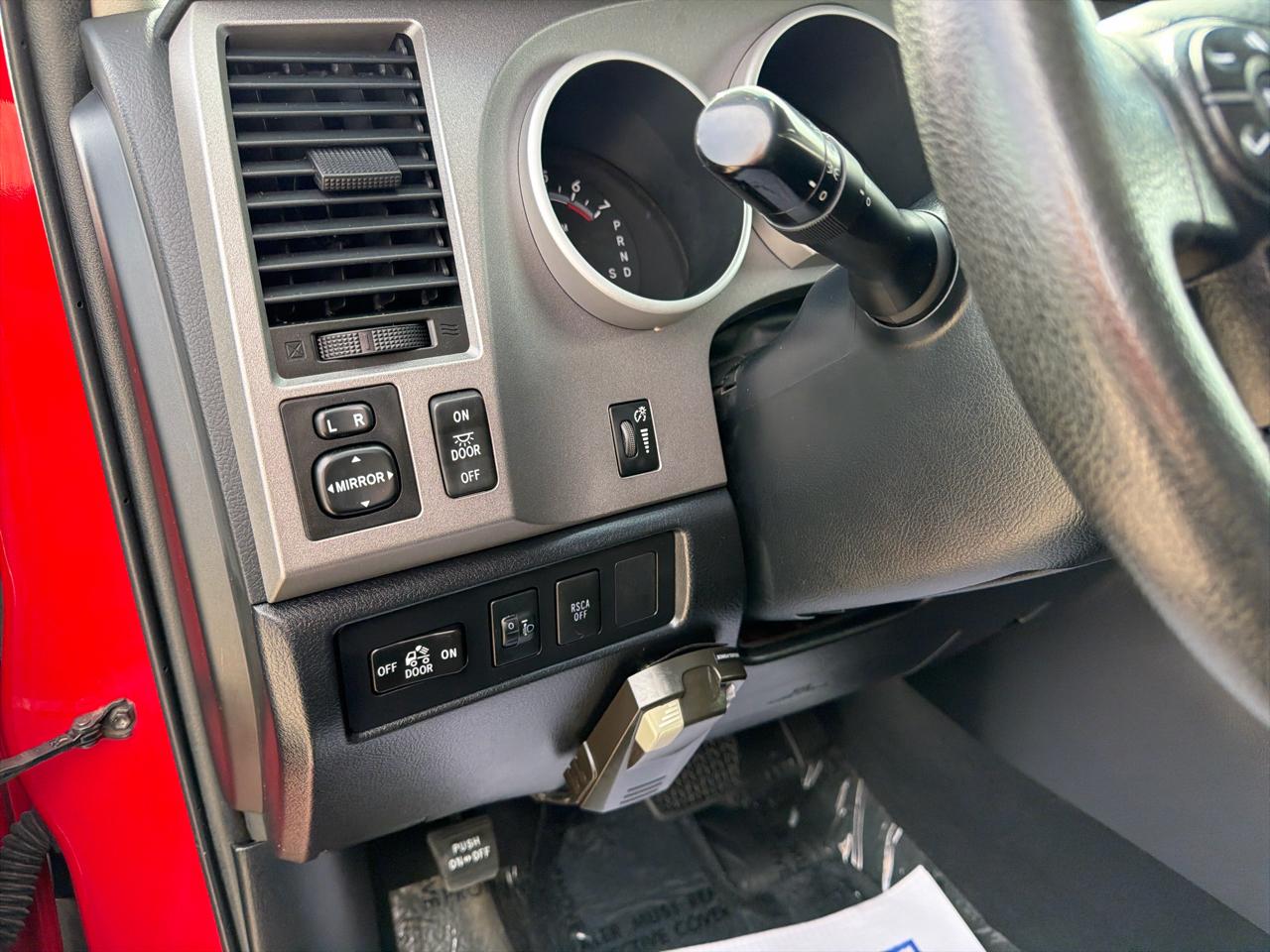 Toyota Tundra 4WD Truck Dbl 4.6L V8 6-Spd AT (Natl) 2011