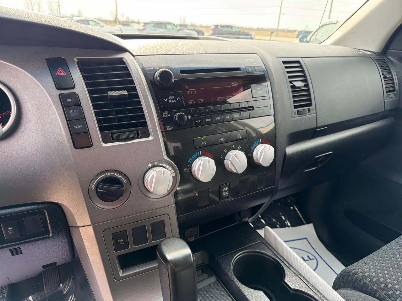 Toyota Tundra 4WD Truck Dbl 4.6L V8 6-Spd AT (Natl) 2011