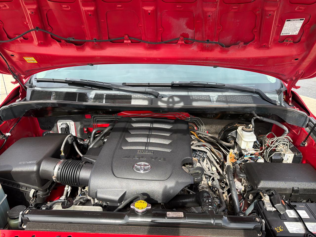 Toyota Tundra 4WD Truck Dbl 4.6L V8 6-Spd AT (Natl) 2011