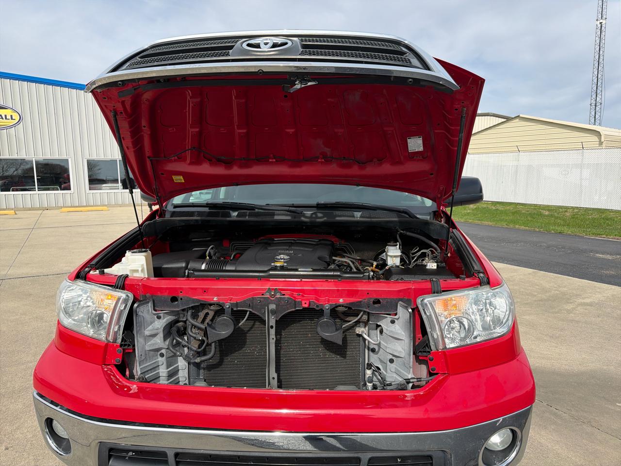 Toyota Tundra 4WD Truck Dbl 4.6L V8 6-Spd AT (Natl) 2011